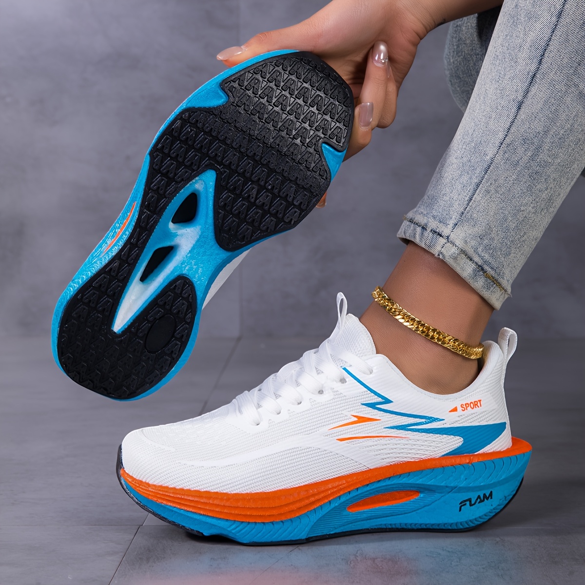 أحذية رياضية نسائية خفيفة الوز - مراجعة Running Gear For Women وسعره